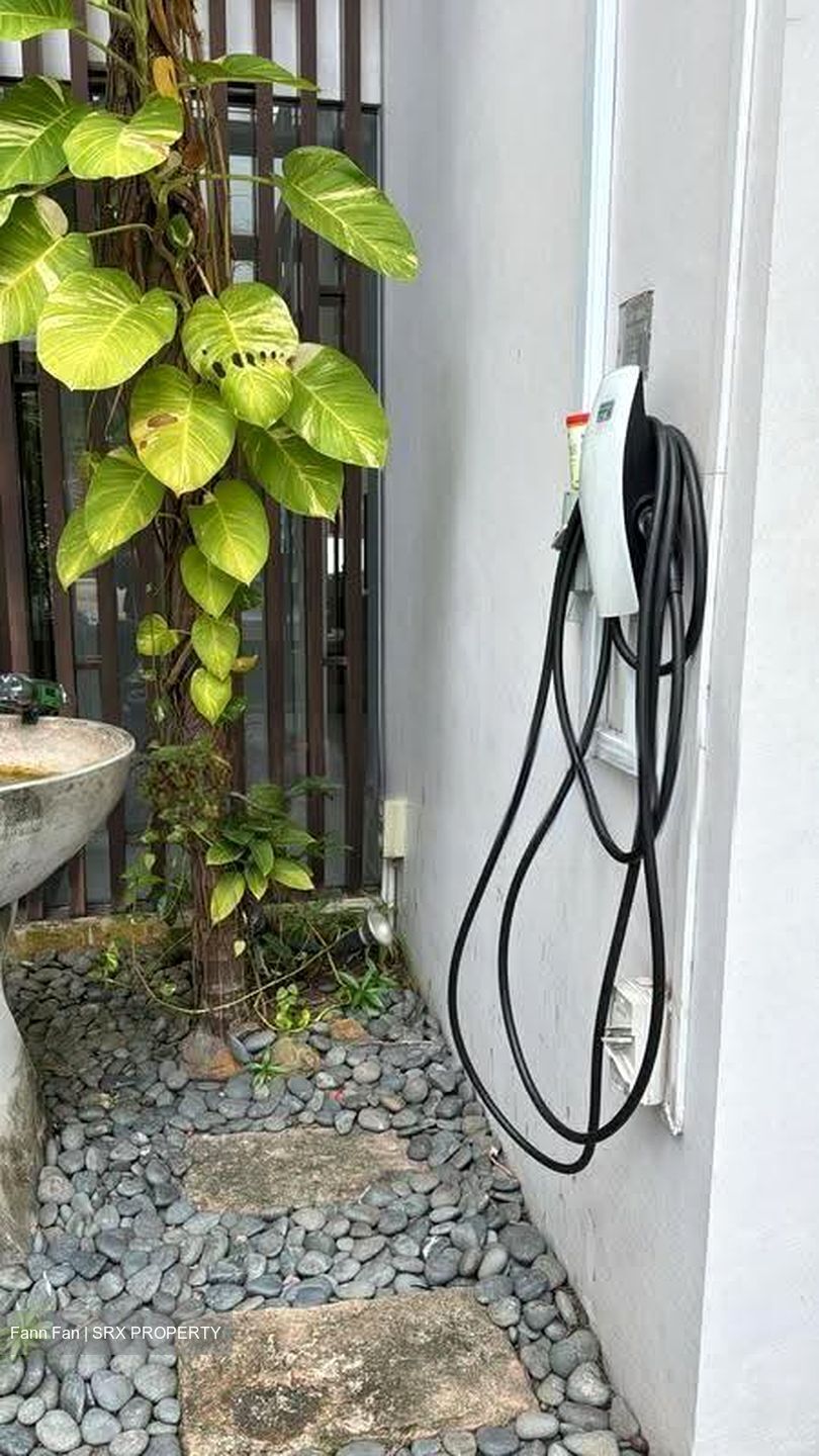 Paya Lebar Crescent (D19), Terrace #619505821